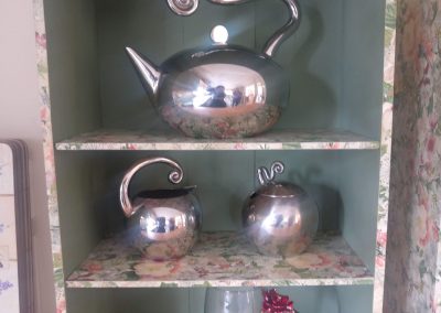 Wine box shelf